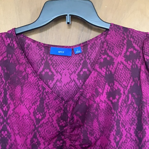 Apt 9 rouched sheer sleeve pink snake print top with stretch size L - Picture 14 of 17